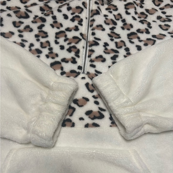 SHEIN Women’s XL White Leopard Print Fleece Jacket - Picture 5 of 13
